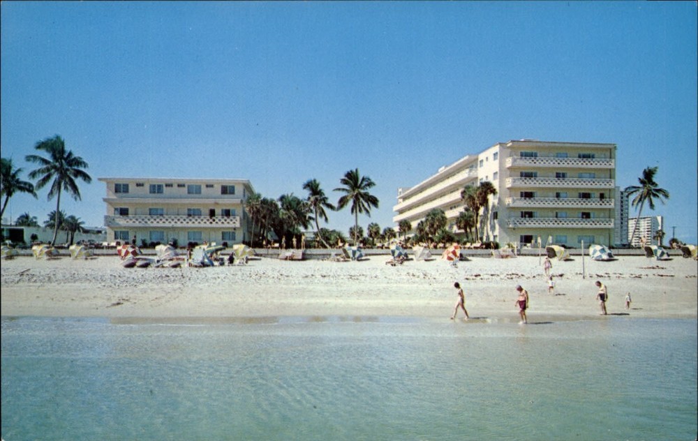 Florida Fort Lauderdale Galt Ocean Mile Hotel beach ~ postcard sku715