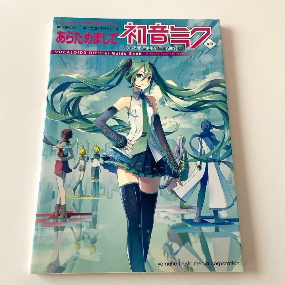 Nice to Meet You Hatsune Miku V3 Vocaloid3 Official Guidebook 2014 First Edition