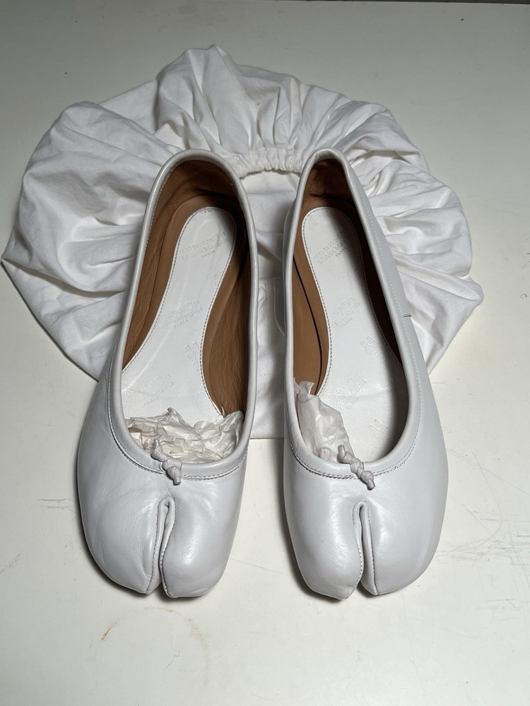 Maison Margiela Size 37 White Tabi Flats