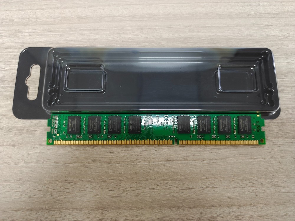 Kingston DDR3 4GB PC3-12800 Desktop 1600MHz Non ECC 240-Pin DIMM Memory RAM 1x4G
