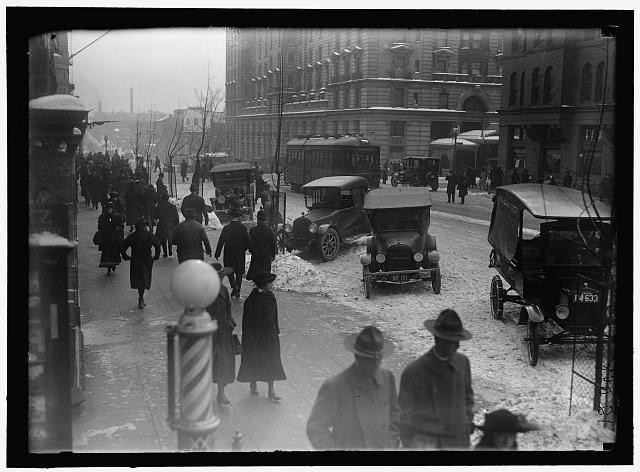 Photo:Washington D.C. 1910s Snowy Street Scene Automobiles Pedestrians