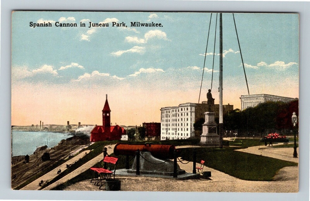 Milwaukee WI-Wisconsin, Juneau Park, Spanish Cannon, Monument Vintage Postcard