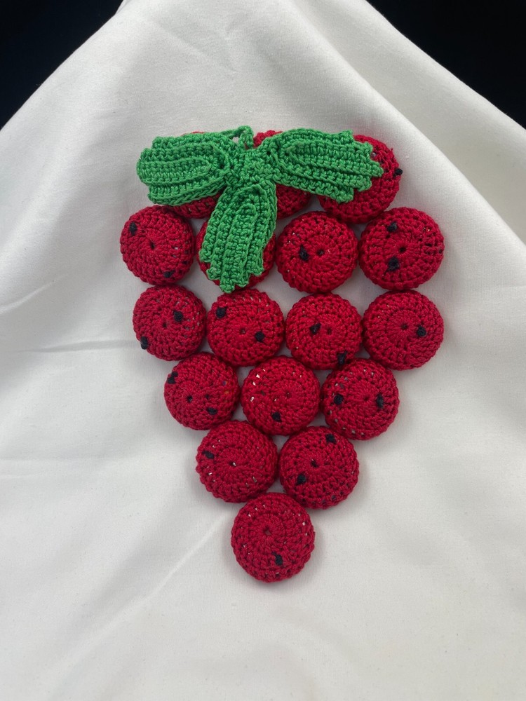 Vintage Grape Cluster Bottle Cap Hand Made Crocket Trivet Hot Pad