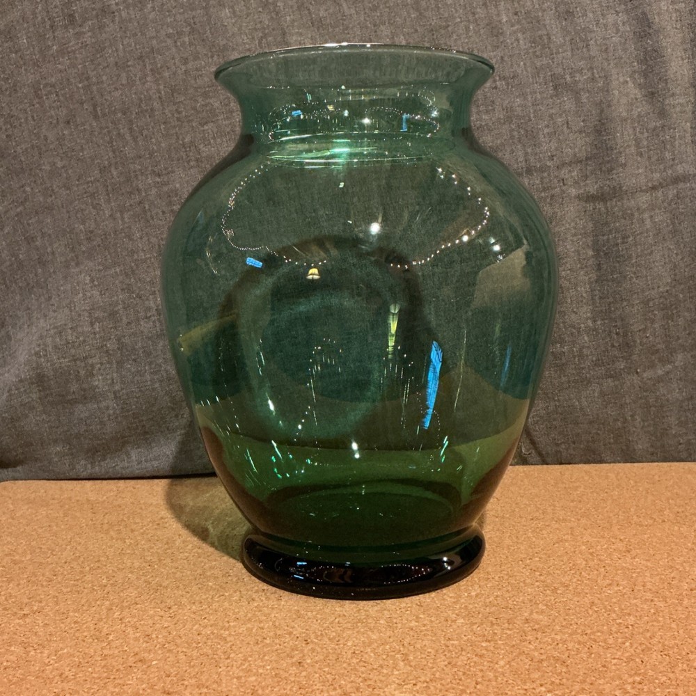Green Glass Vase 7.5  Inch Glossy Solid Decorative