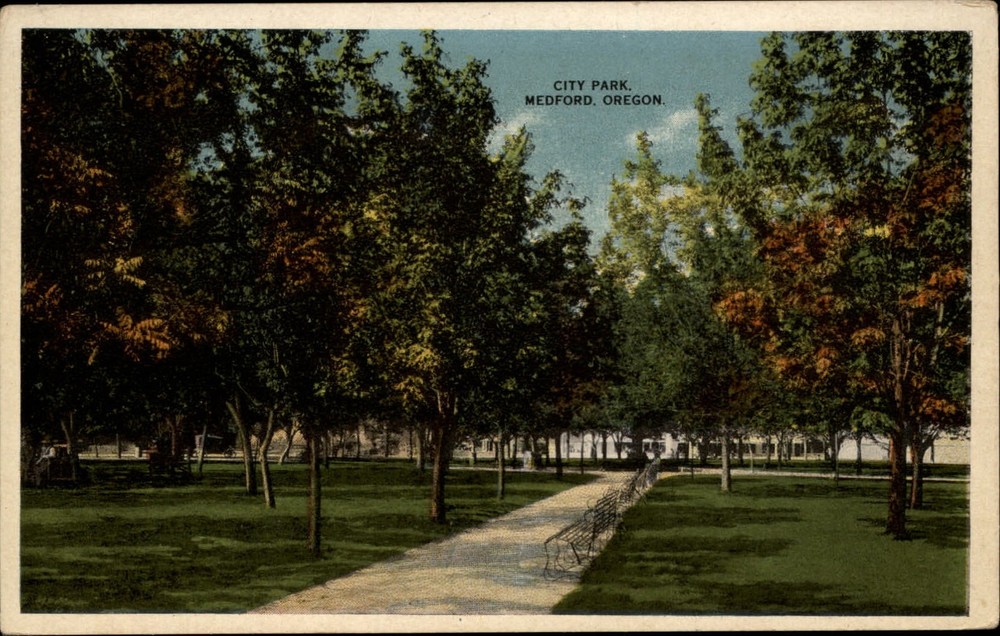 Medford Oregon ~ City Park ~ autumn foliage on trees ~ postcard sku567