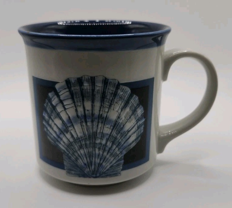 EC Otagiri SCALLOP EMBOSSED SEASHELL Coffee Mug Blue Inside White Outside Japan