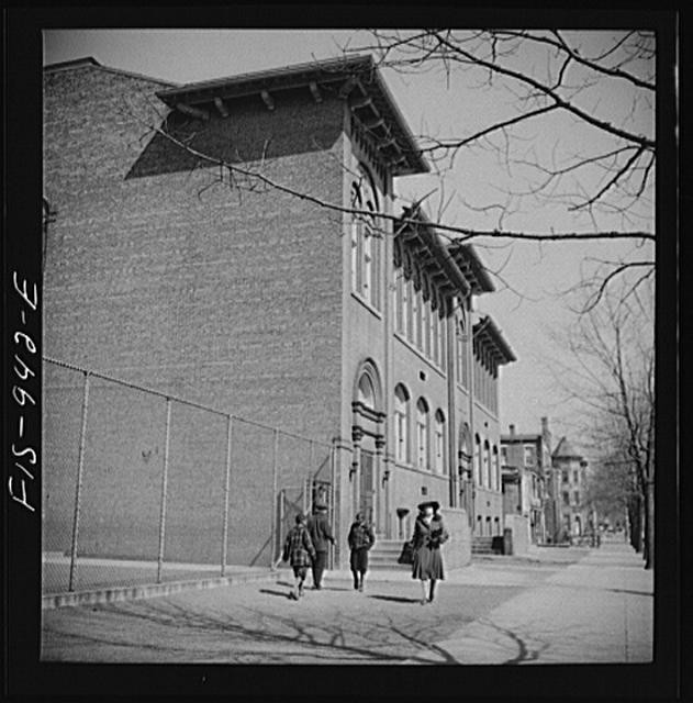 Photo:Washington DC Schoolteacher 1910s School Building Street Scene