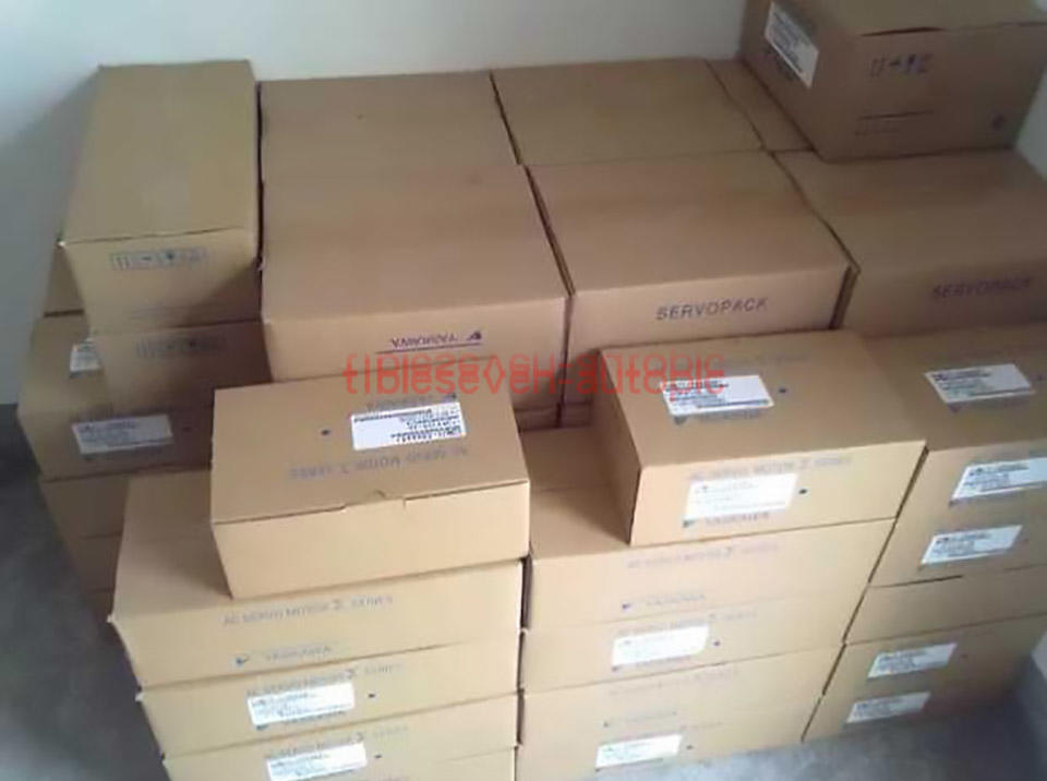 1Pcs New Yaskawa Servo Motor Sgmjv-01Adc6S