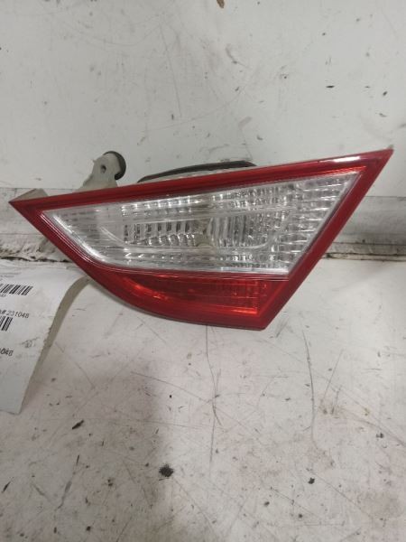 Passenger Tail Light VIN B 8th Digit Lid Mounted Fits 11-14 SONATA 711749