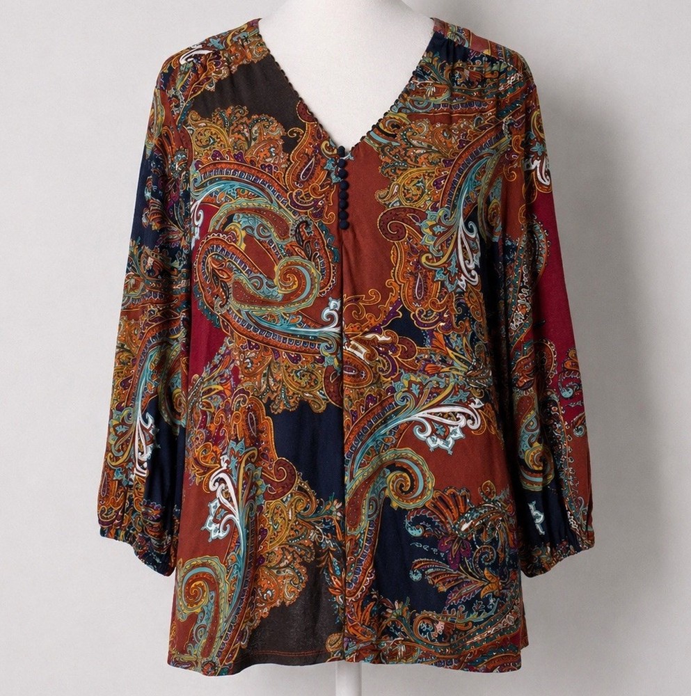 Chicos Top Paisley V-Neck Blouse Size Large (2) Rust Navy 3/4 Sleeve Button Trim