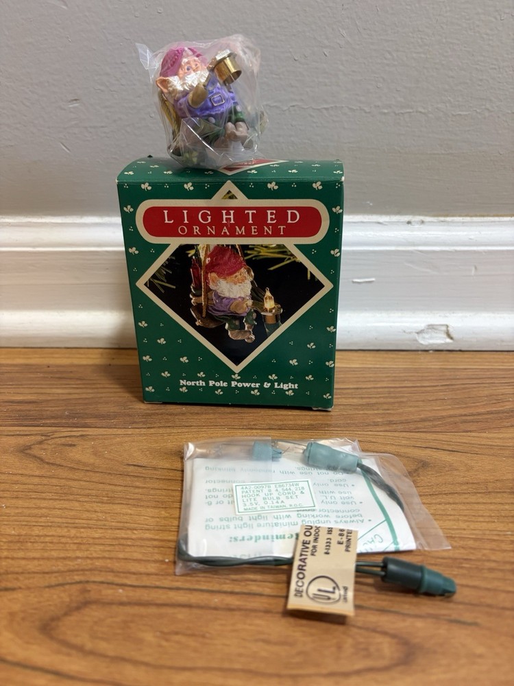 1987Hallmark Keepsake Magic Lighted Ornament North Pole Power & Light