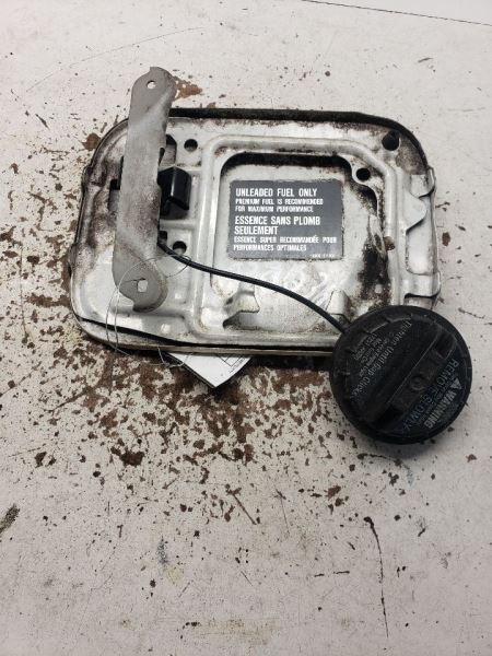 M35       2007 Fuel Filler Door 1154727