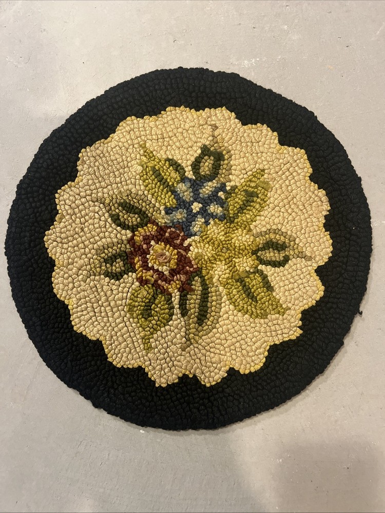 Vintage Wool Round Hand Hooked Rug Chair Pad Flowers Leaf Folk Art 14”
