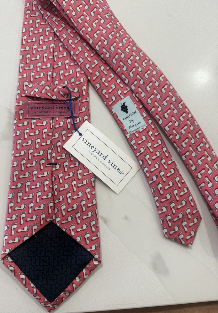 Vineyard Vines Men's Pink/White Silk Woven Novelty Necktie