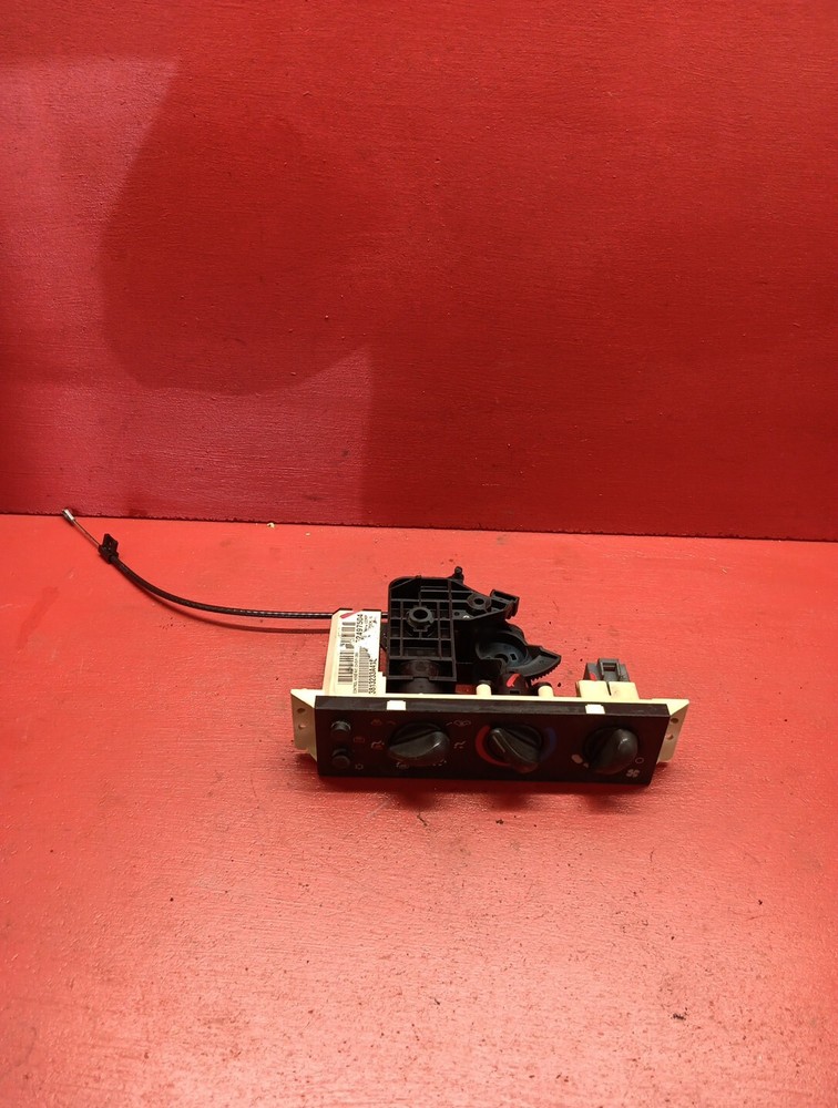 2003-2005 Chevrolet Cavalier Heat And A/C Climate Control Assembly 89018239