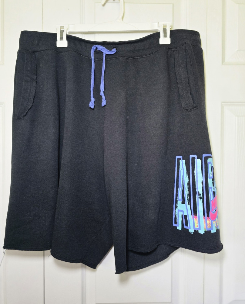 Nike Men's Black XL Athletic Shorts Drawstring Elastic Waist Pockets Logo