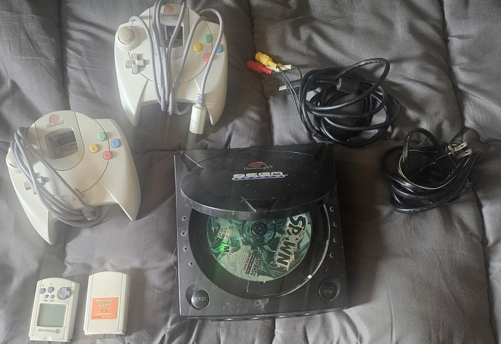 SEGA Dreamcast Black Console Bundle w/ 2 Controllers, VMU Memory Card, AV