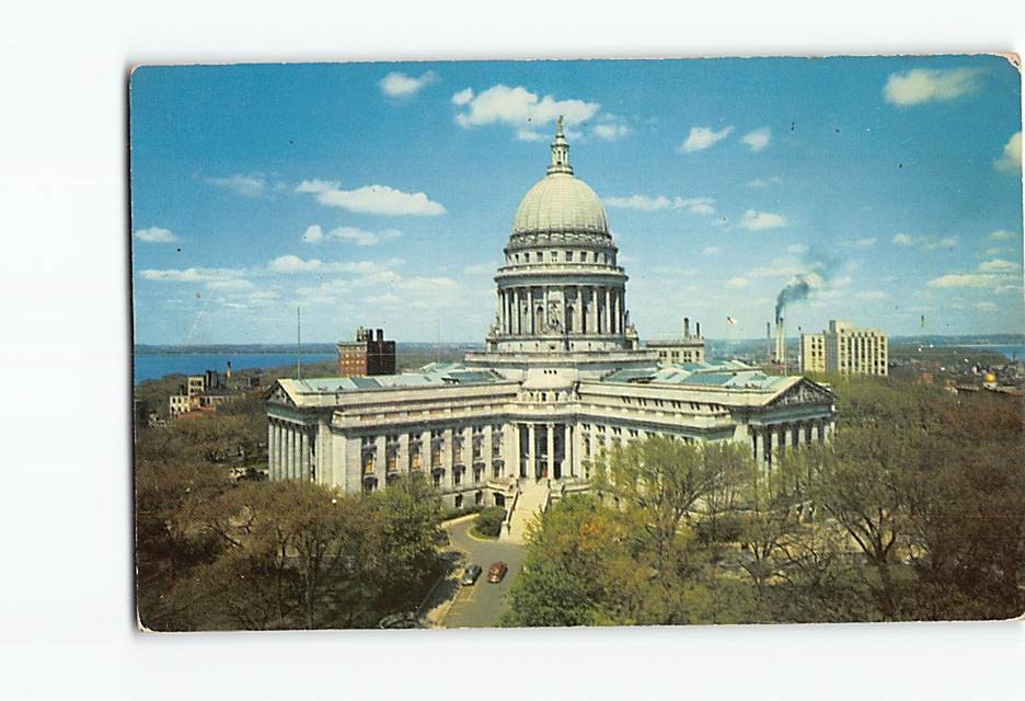 Postcard Wisconsin State Capitol Madison USA