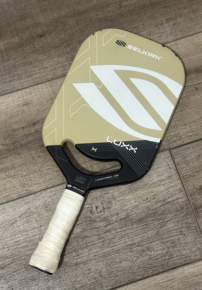 SELKIRK LUXX Control Air INVIKTA pickleball paddle pre-owned