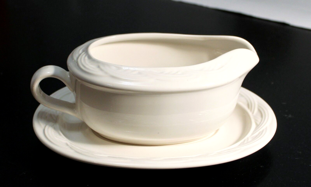 Pfaltzgraff Acadia White Gravy Boat with Matching Underplate for Elegant Serving-image