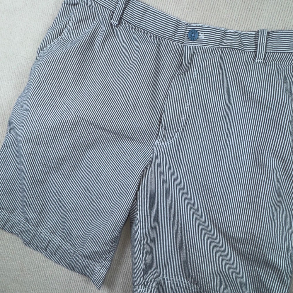IZOD Seersucker Shorts Mens 36 Blue White Striped Cotton Flat Front Nautical