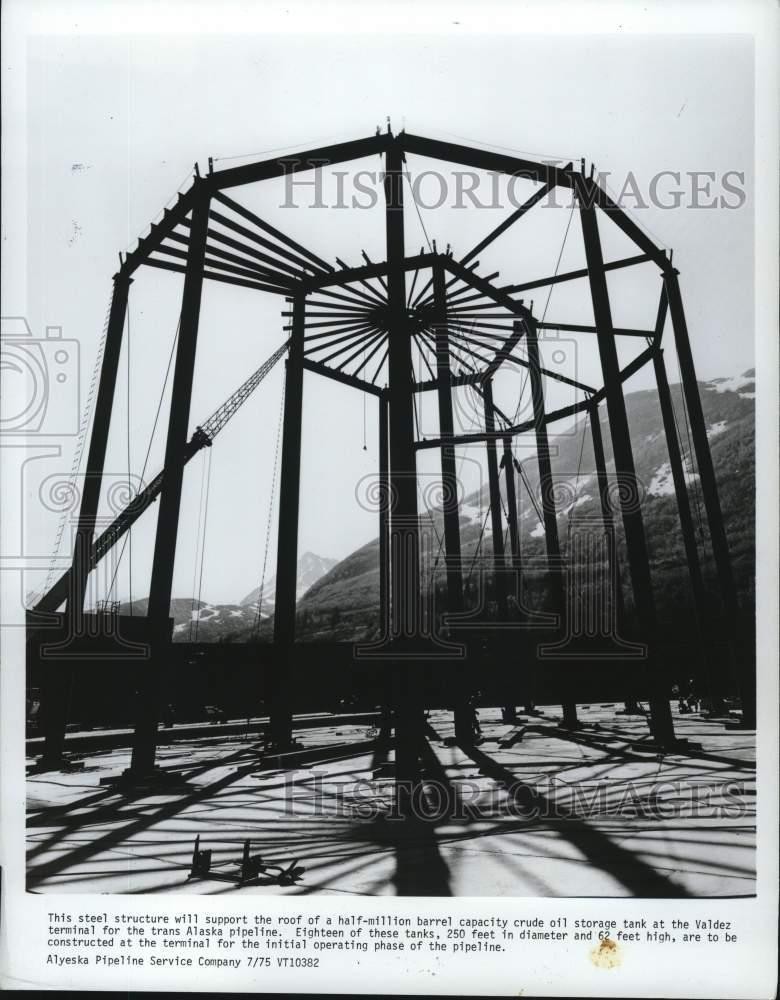 1975 Press Photo Crude Oil Tank Roof Support Structure on Trans-Alaska Pipeline