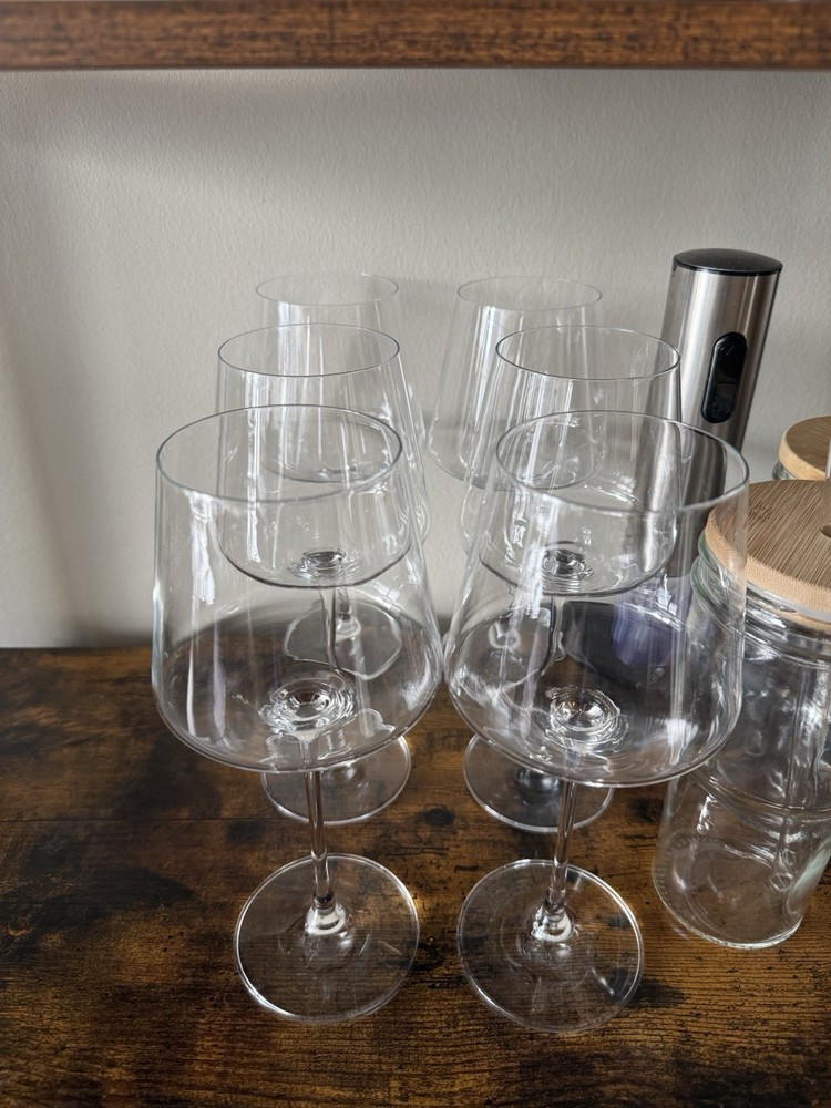Set of 6 Clear Glass Wine Glasses Round Glossy Finish