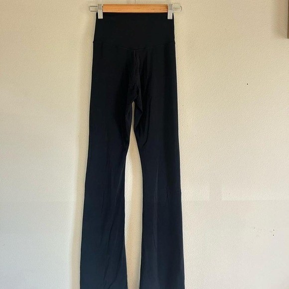 Aerie Offline Real Me black flare pants leggings Size M