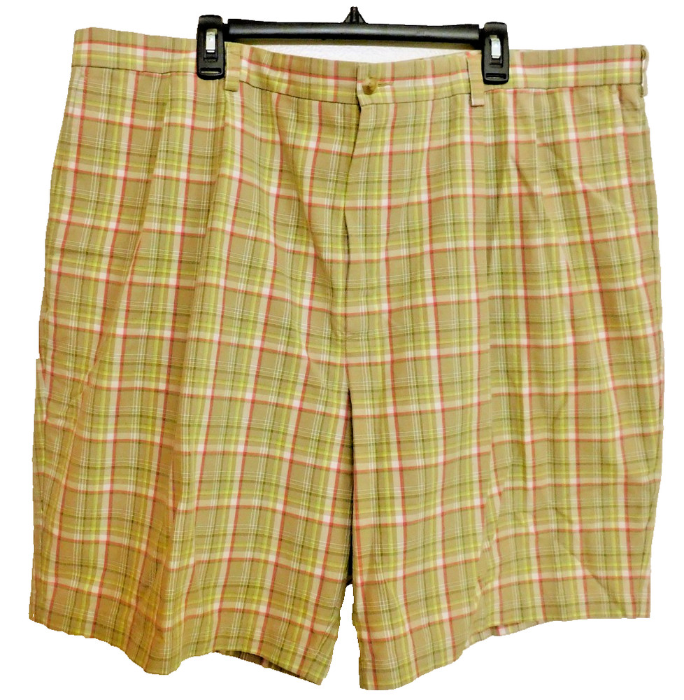 Roundtree & Yorke Gold Label Men's Beige and Pink Plaid Pleated Shorts - Size 46