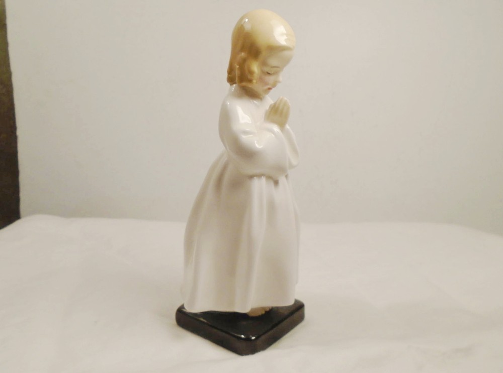 Royal Doulton HN 1978 Bedtime Prayer Porcelain Figurine of a Little Girl