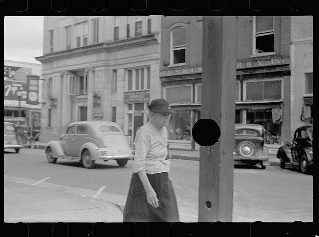 Photo:Washington NC 1938 Street Scene Woman Cars Downtown