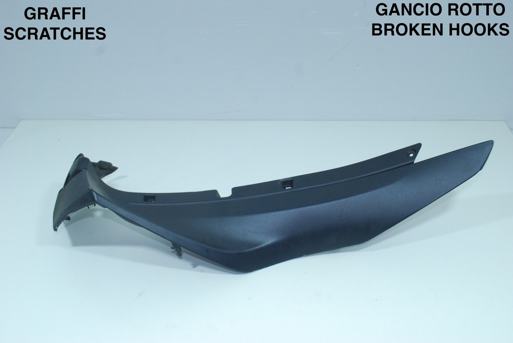 FRONT RIGHT FOOTREST BODY DAMAGE PIAGGIO BEVERLY 400 S ABS-ASR 2021 2023