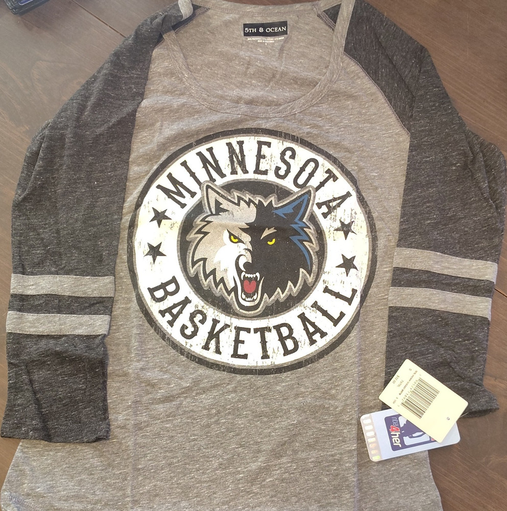 5th & Ocean Women's Minnesota Timberwolves Graphic Raglan 3/4 Sleeve Scoop Tee S