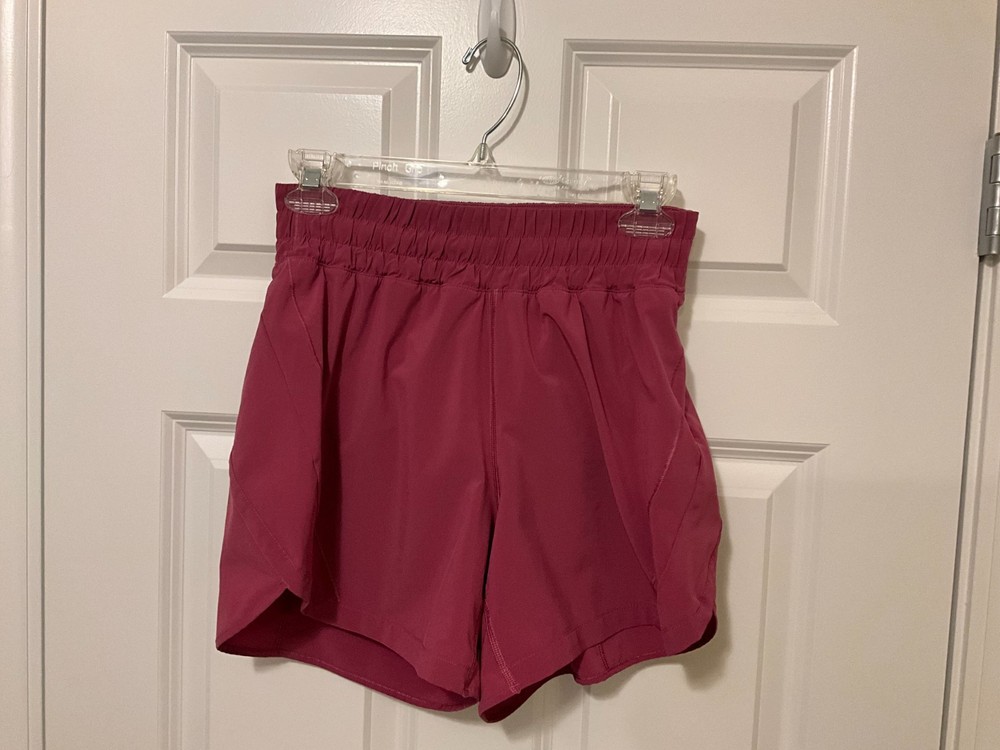 Women's Lululemon Mid Rise Track That 5” Lined Shorts Wine Size 6 *MINT*