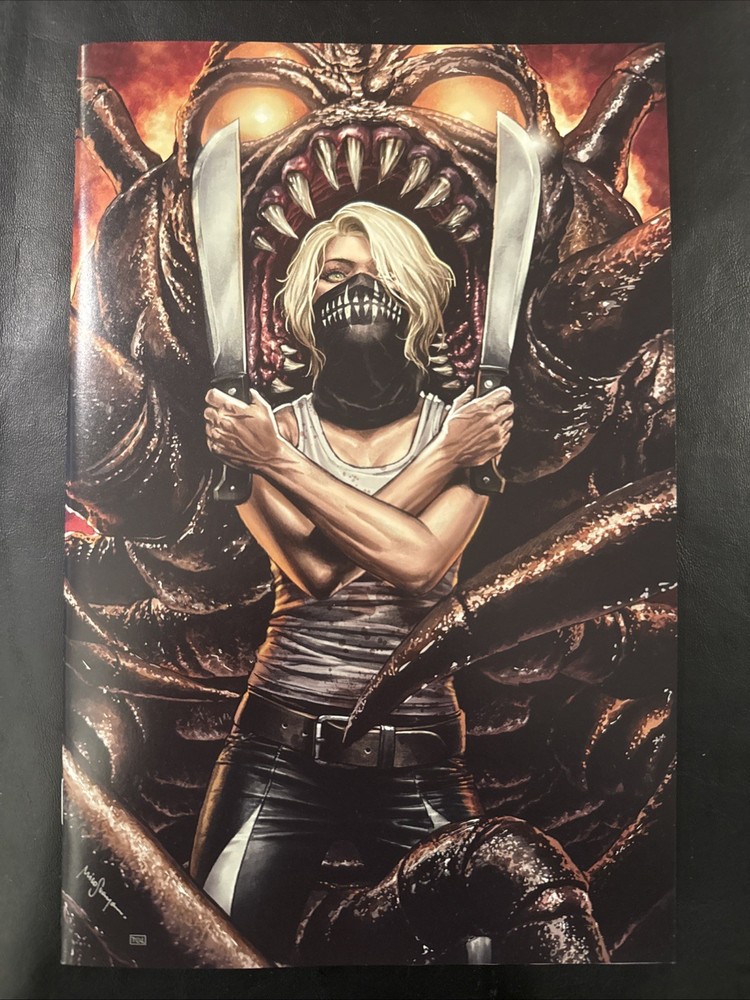 Something is Killing the Children #1 - Mico Suayan VIRGIN GITD Ltd 200 • NM/M