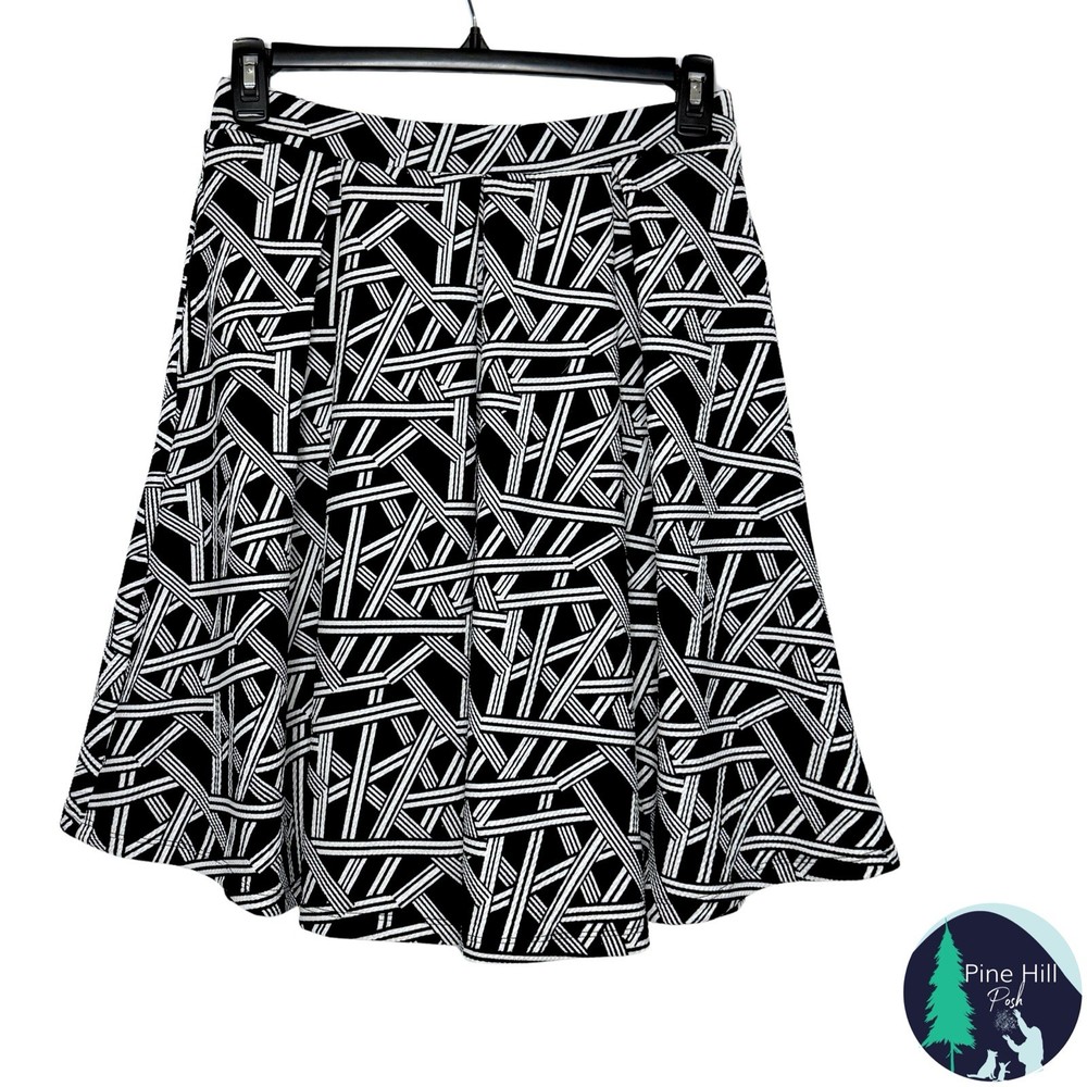 NWT LuLaRoe Madison Skirt Medium A-line Black White Pop Art Knee Length Pockets