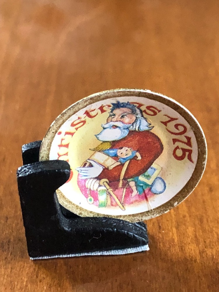 1975 Dollhouse Christmas Decorative Glass Plate 1 Inch #23 Vintage Collectible