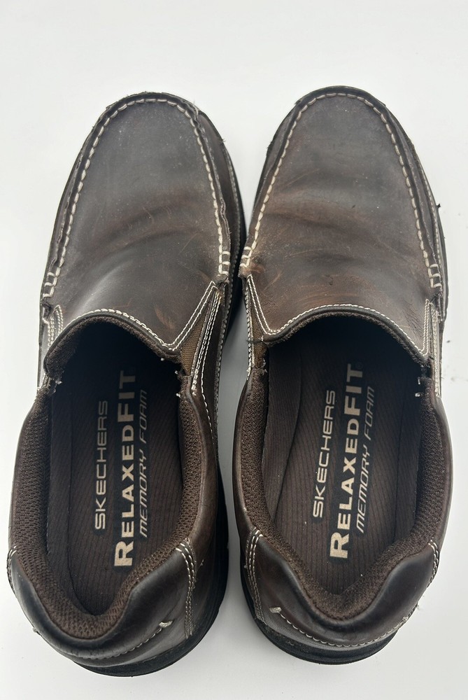 Skechers Men’s Size  9.5  Relaxed Fit Memory Foam Leather Slip On Loafer Brown