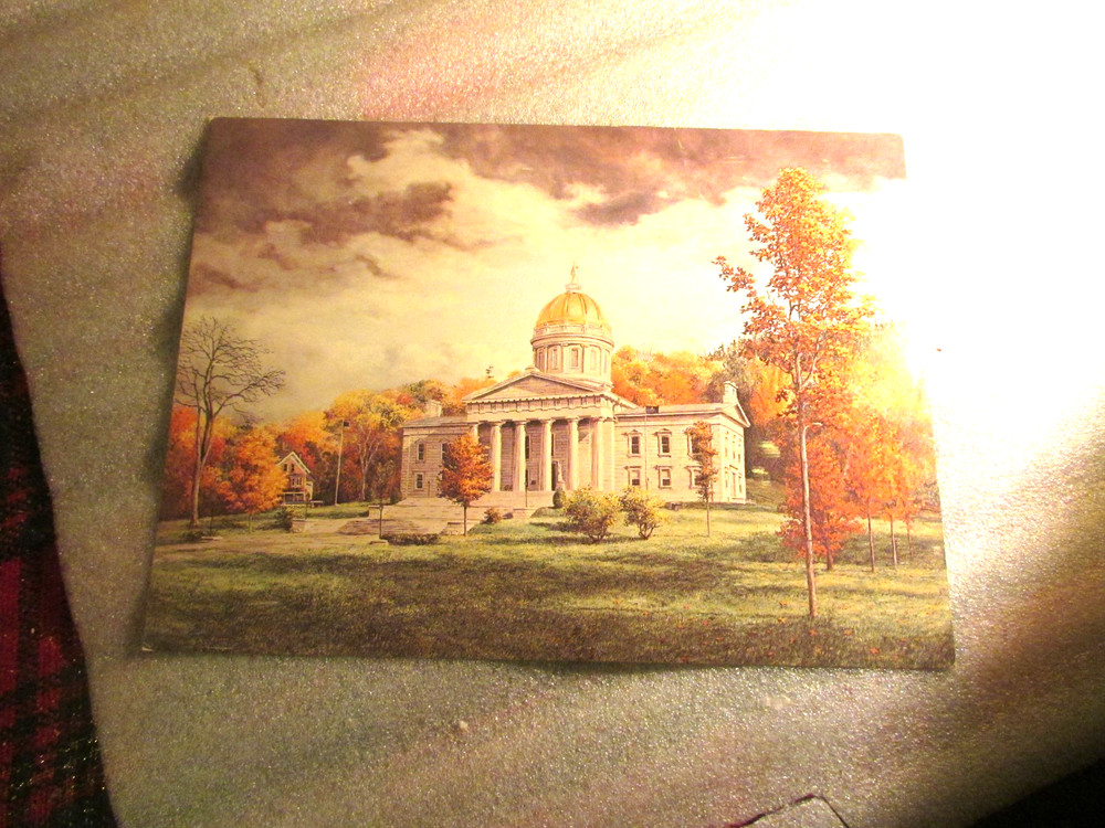 Bi-Centennial Picture Of Vermont State Capitol - Oversized Postcard