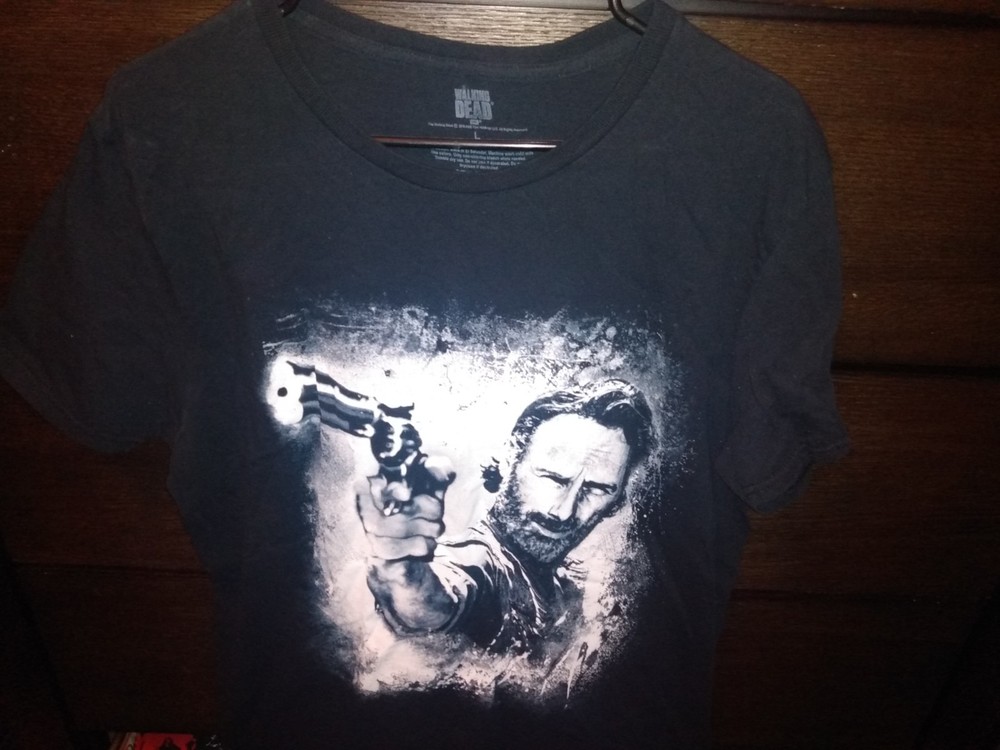 The Walking Dead Shirt Large Rick Grimes Zombie Amc Hot Topic