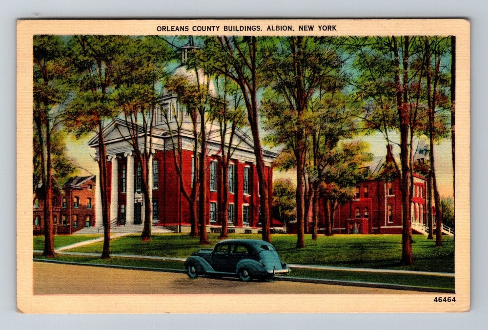 Albion, NY-New York, Orleans County Buildings Courthouse Vintage c1944 Postcard