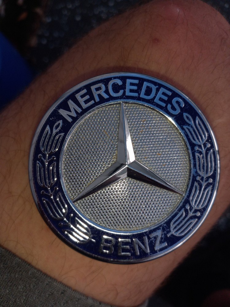 Front Hood Emblem Silver Flat Laurel Wreath Badge For Mercedes AMG 57mm