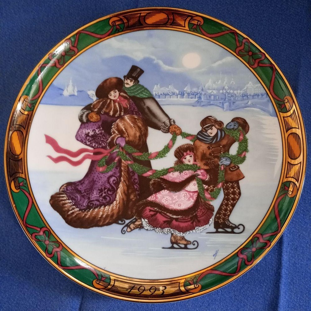 Royal Copenhagen Christmas Plate Han Henrik Hansen Denmark Winter Scene