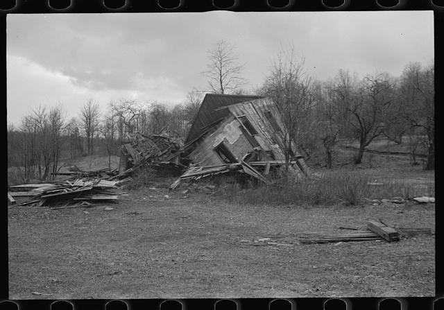 Photo:1930s Rural Farmhouse Collapse Wrecked House Ruins Trees