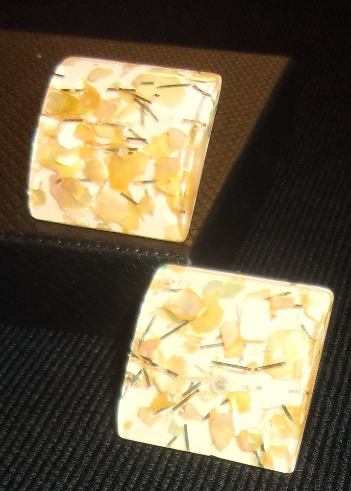 Vintage Funtastic Confetti Lucite Clip On Earrings Ivory Gold Fleck Resin Square