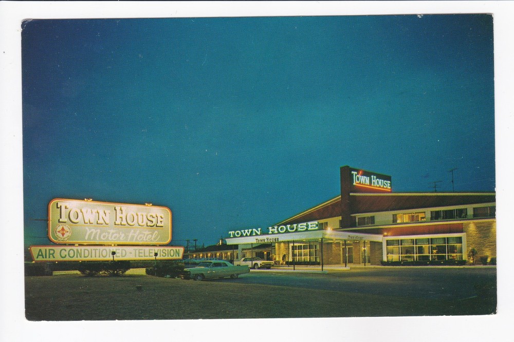 Town House Motor Hotel Albany New York Chrome Postcard