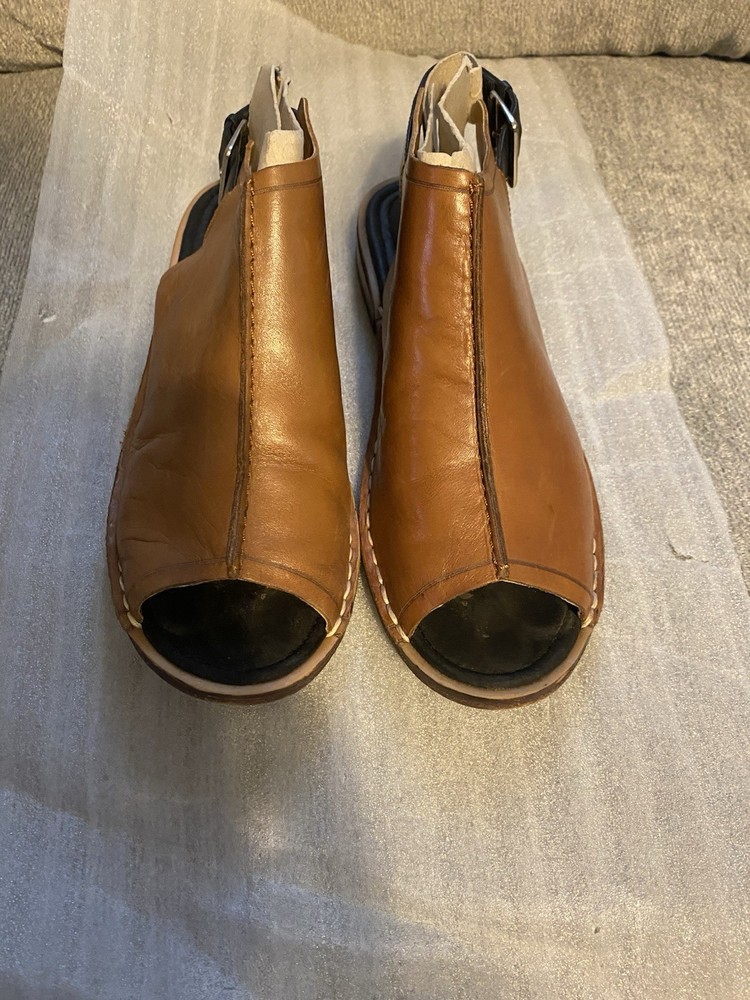 Clarks Gladiator Sandal Size 9M in Rich Tobacco Brown