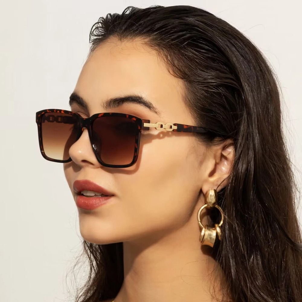 Trendy Women’s Square Cycling Sunglasses with UV400 Protection and Gradient Lenses