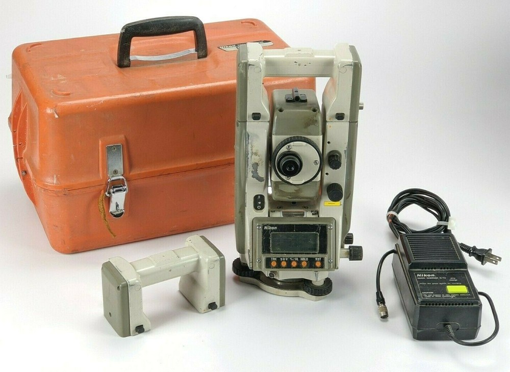 NIKON D-50 D50 TOTAL STATION SURVEYING TOOL **WITH 2 BATTERIES & CHARGER**