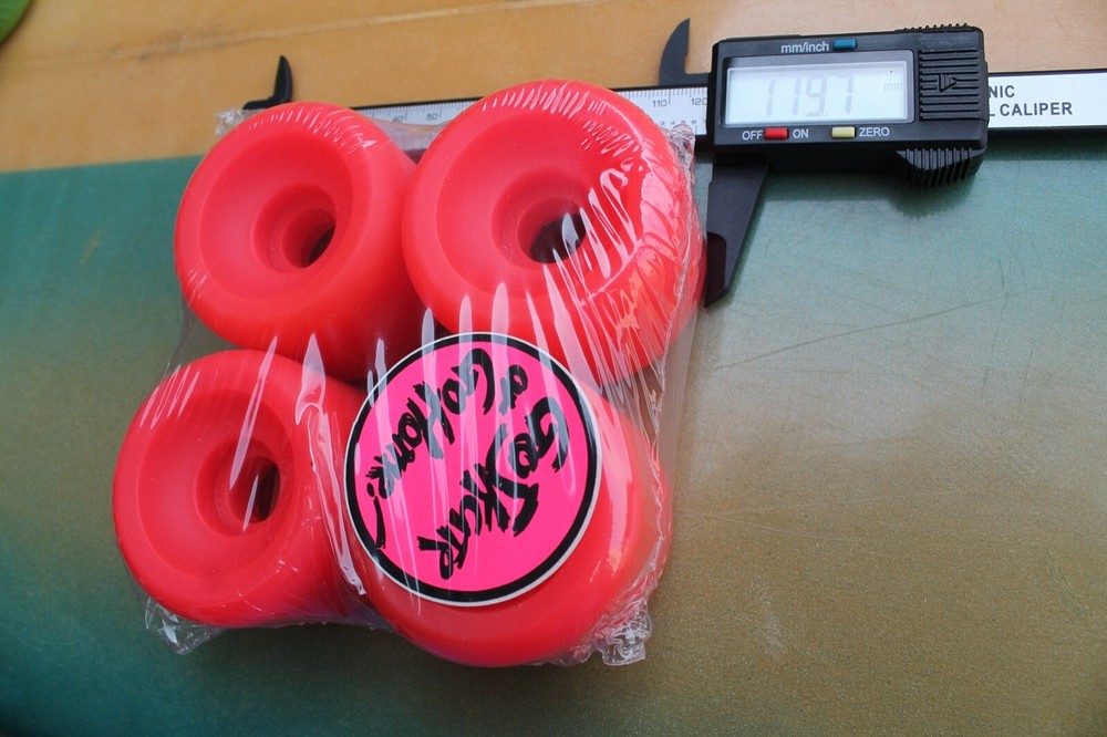 Neon Pink Red Soft Cruiser 60mm x 43mm 1980's W4 Vintage Set 4 SKATEBOARD WHEELS